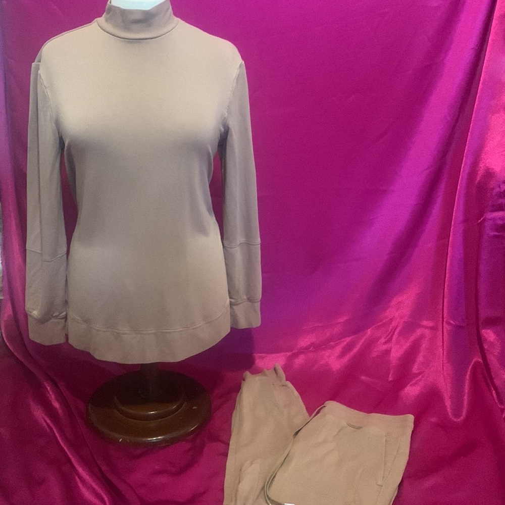 RW&CO light brown matching 2 piece set , size S and XS. Like new. Very soft
